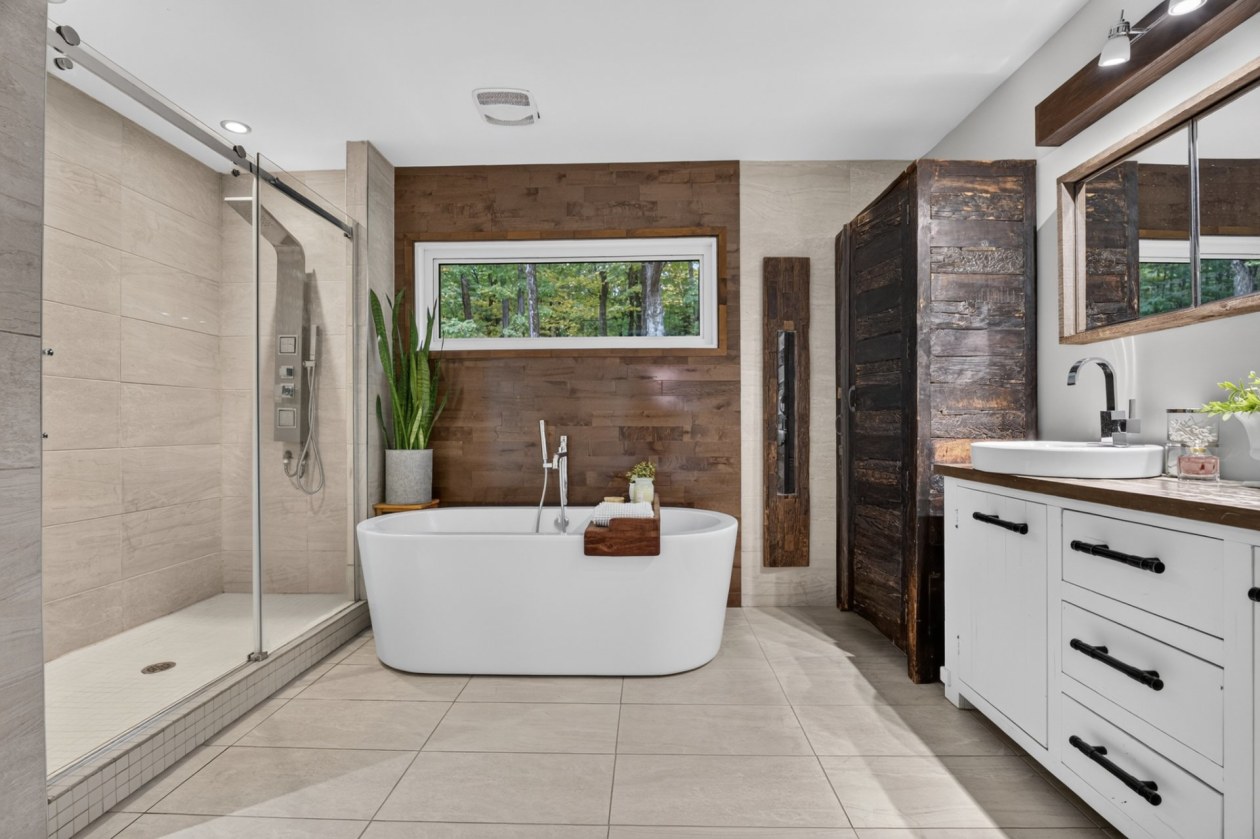 Salle de bains — 740 Rue George-Muir, Québec