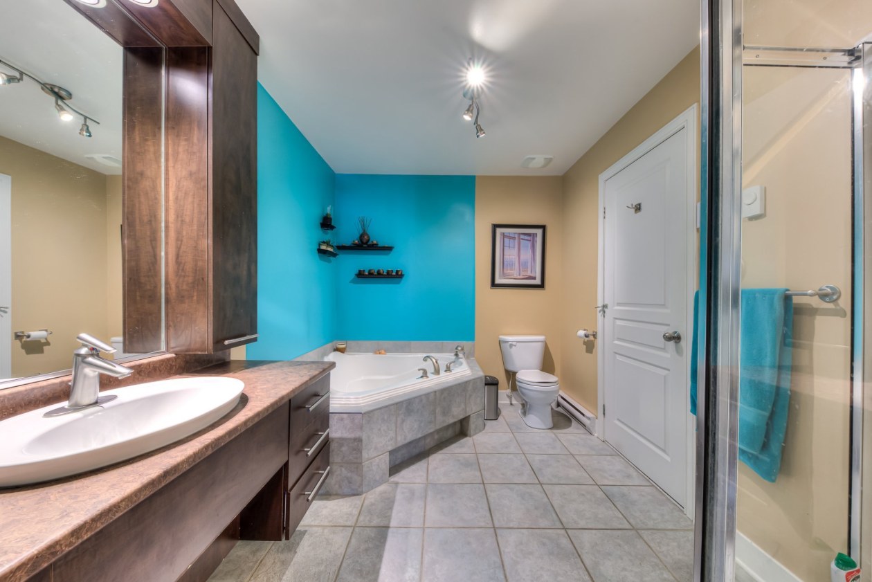 Salle de bains — 3945 Av. Colomb, Brossard