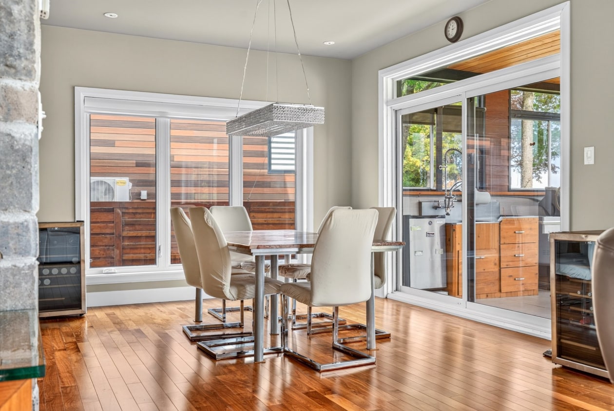 Dining room — 401 Route 138, Neuville