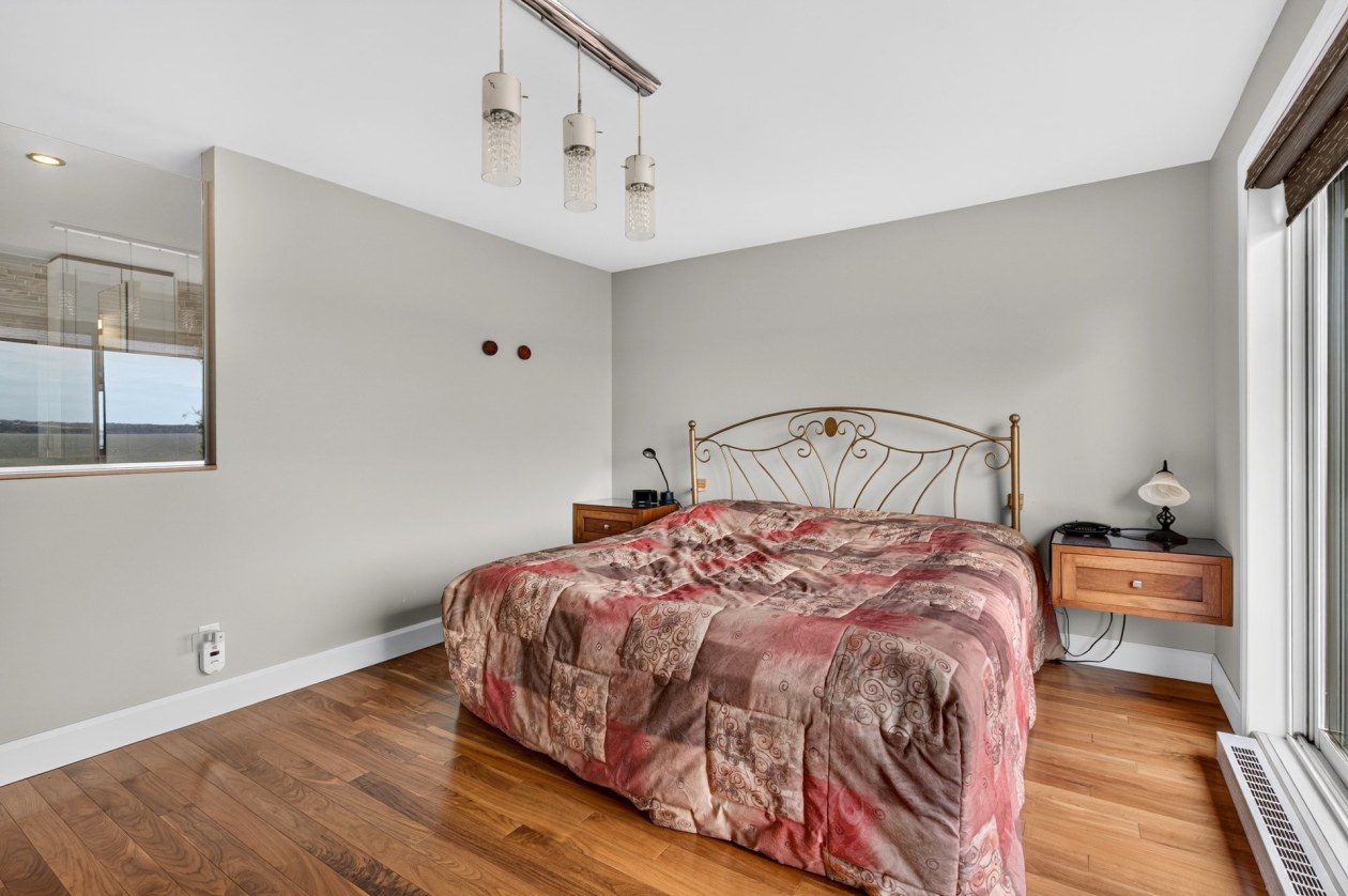 Master bedroom — 401 Route 138, Neuville