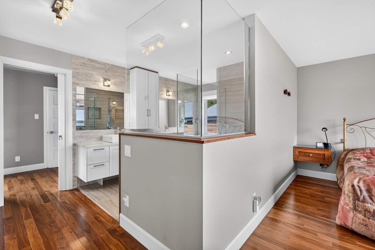 Bathroom — 401 Route 138, Neuville