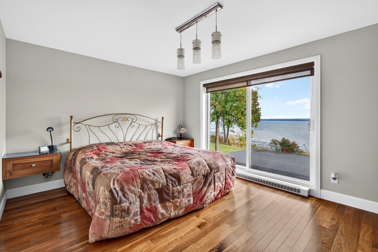 Master bedroom — 401 Route 138, Neuville