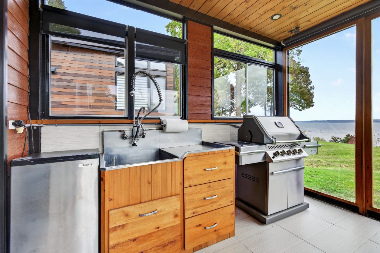 Terrasse — 401 Route 138, Neuville
