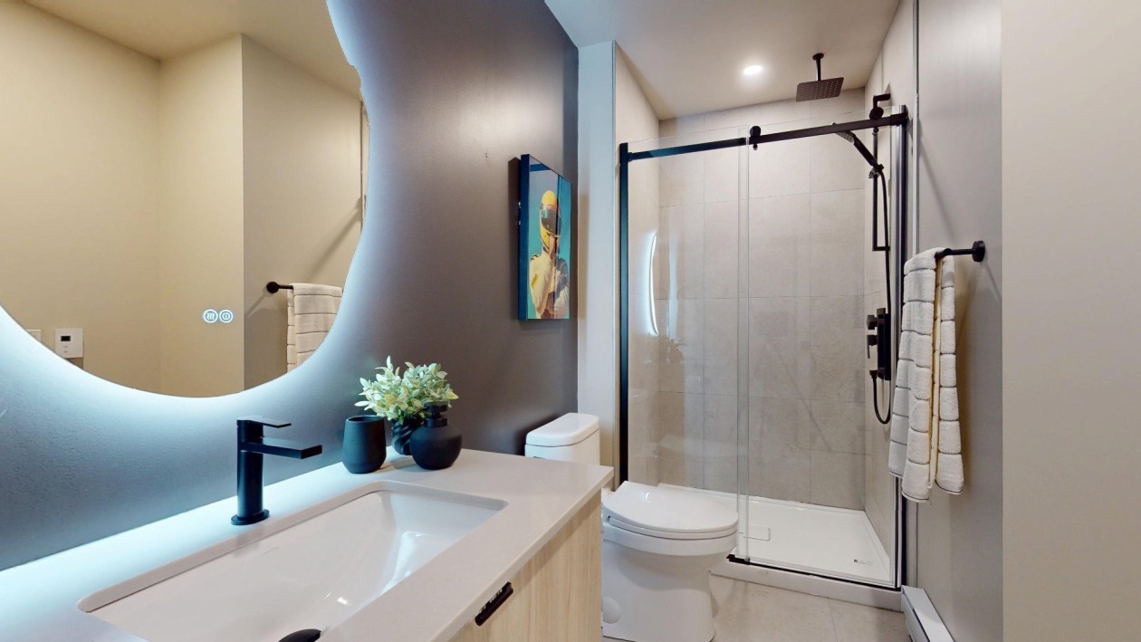 Salle de bains — 1555 Boul. Chomedey, Laval