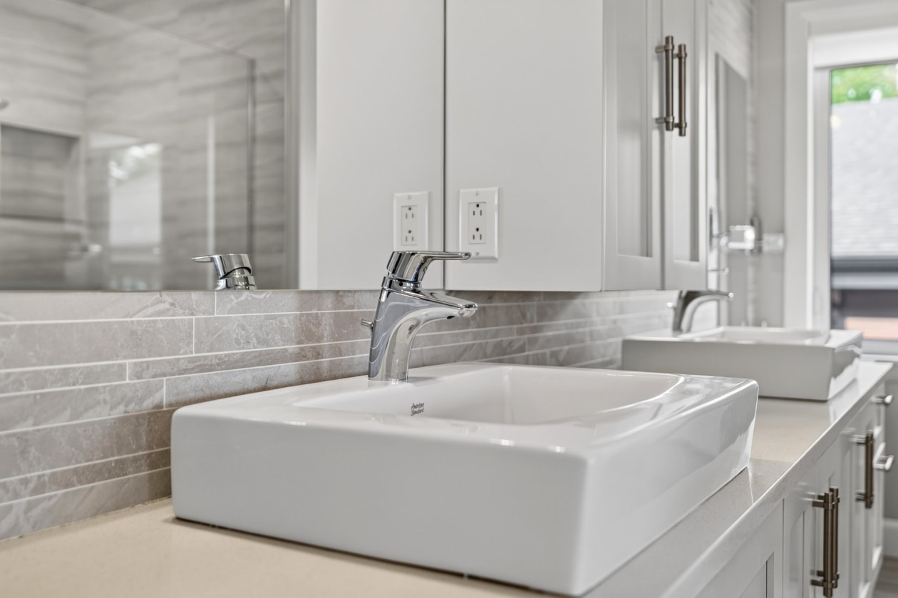 Bathroom — 401 Route 138, Neuville