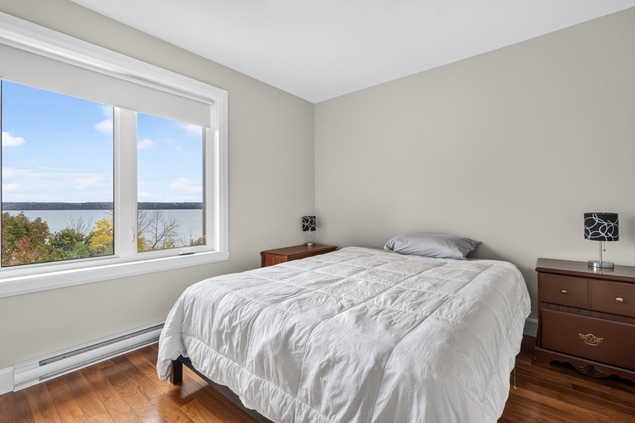 Chambre à coucher — 401 Route 138, Neuville