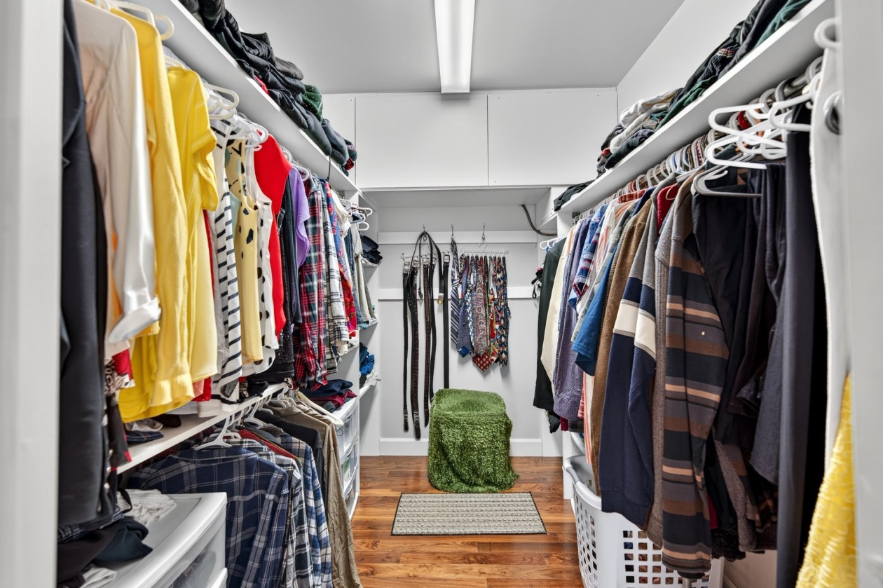Closet — 401 Route 138, Neuville