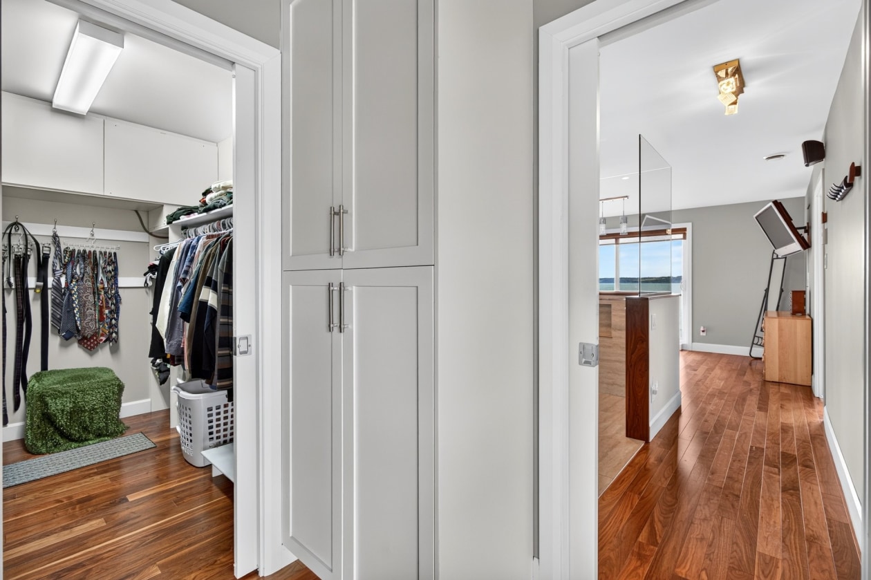 Closet — 401 Route 138, Neuville