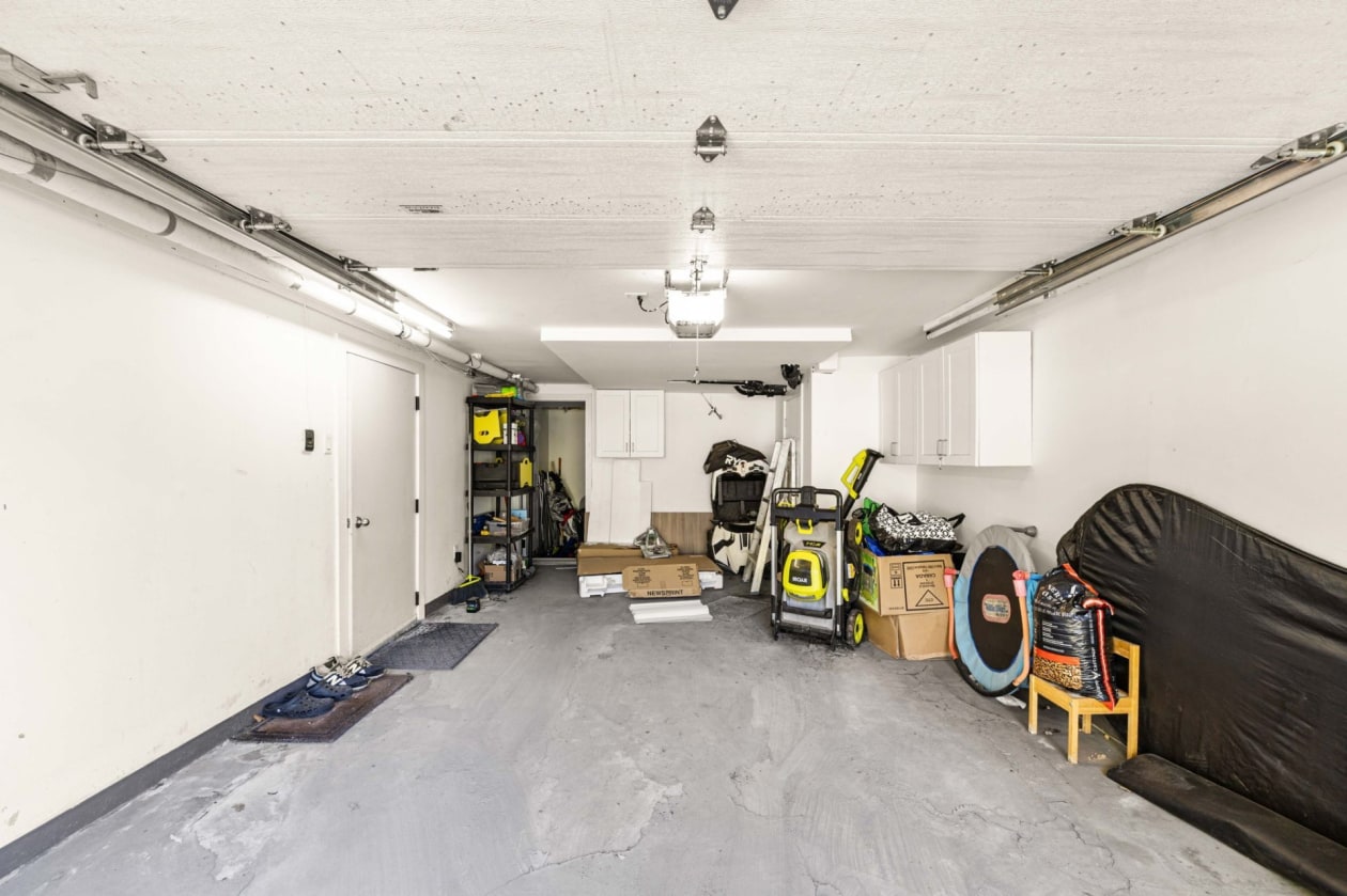 Garage — 5065 Rue Roméo, Montréal