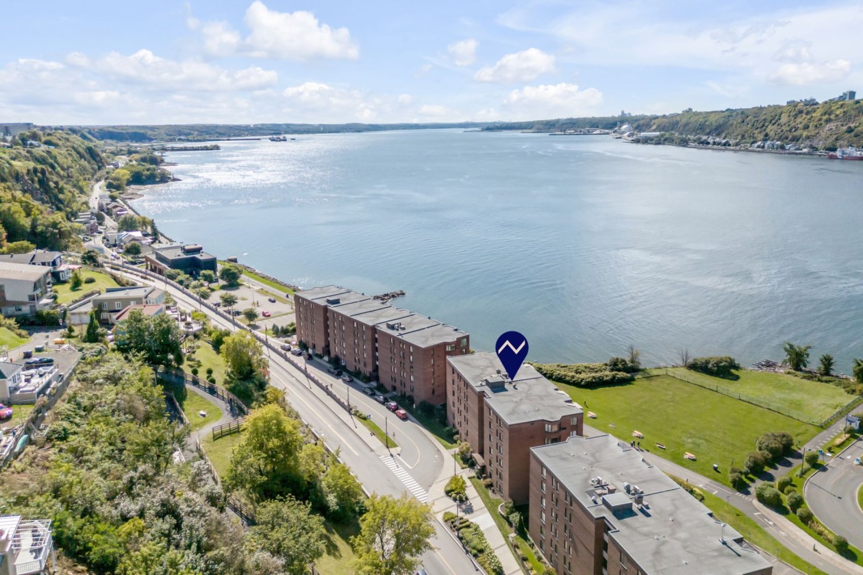 Drone shot — 5895 Rue St-Laurent, Lévis