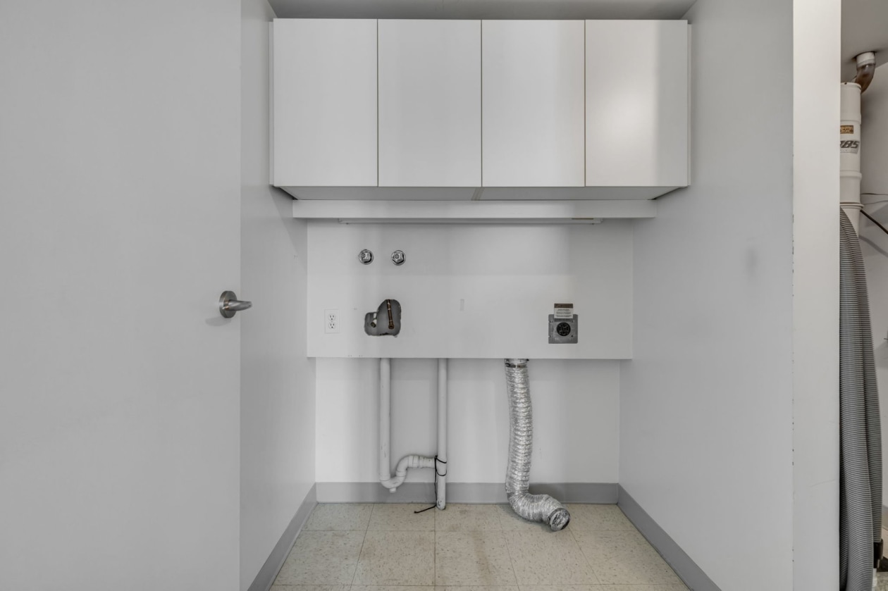 Salle de lavage — 5895 Rue St-Laurent, Lévis