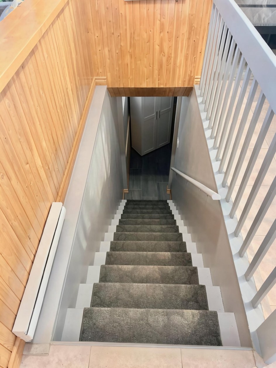 Staircase — 6045 Route 263, Sainte-Praxède