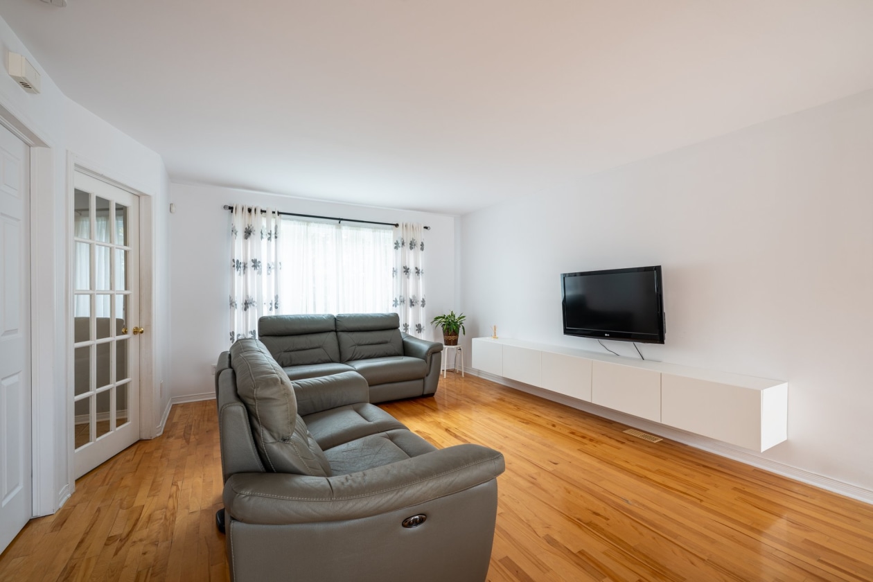 Salon — 116 Boul. du Fort-St-Louis, Boucherville