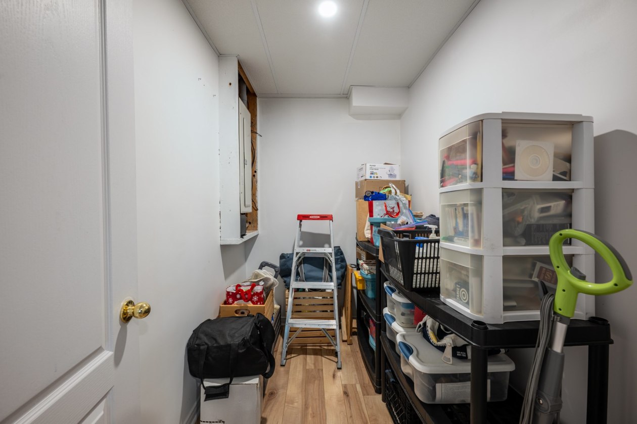 Penderie — 116 Boul. du Fort-St-Louis, Boucherville