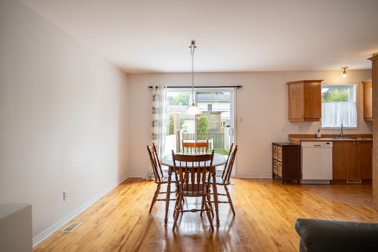 Salle à manger — 116 Boul. du Fort-St-Louis, Boucherville