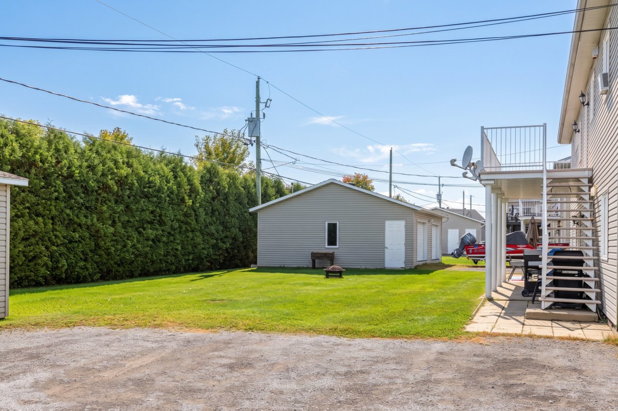 Garage — 1863 Rue Pruneau, Saint-Maurice