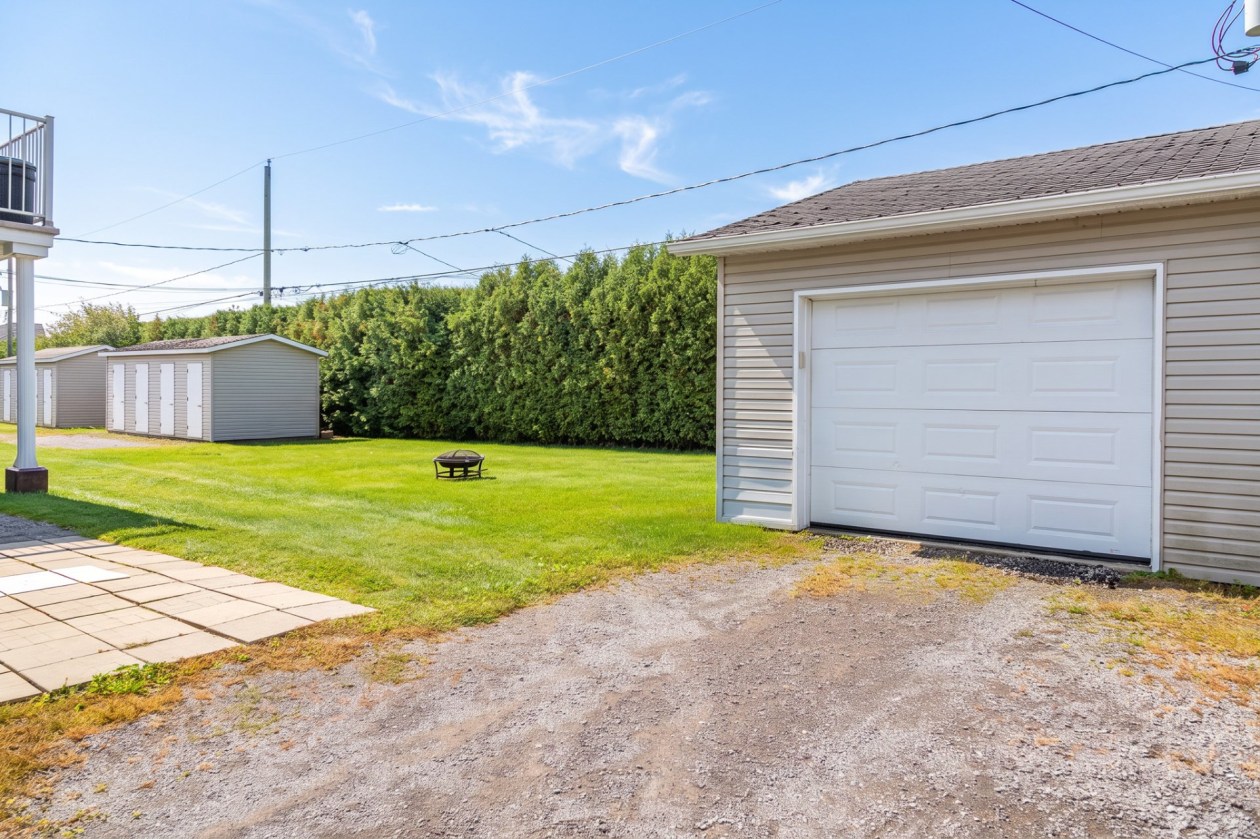 Garage — 1863 Rue Pruneau, Saint-Maurice