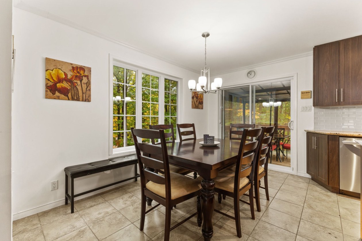 Dining room — 12 Rue Joël, Val-des-Monts