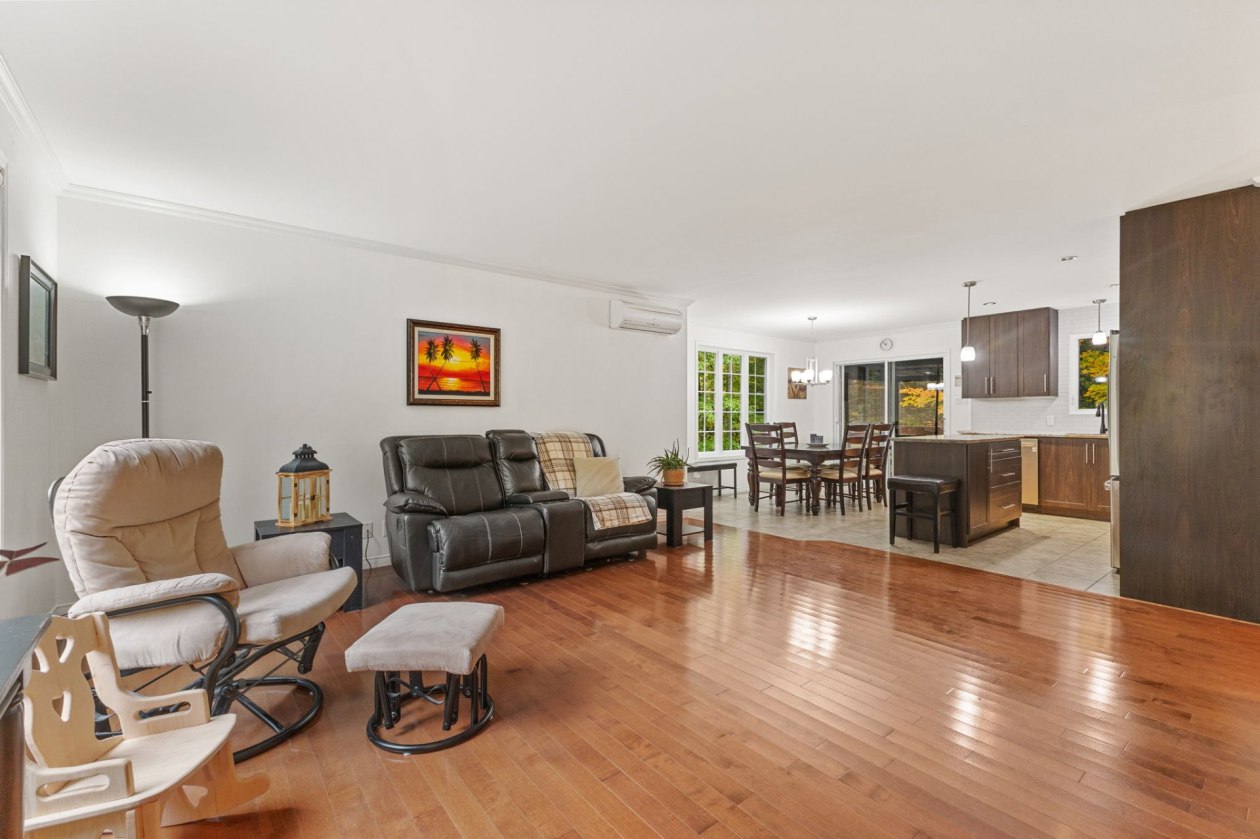 Living room — 12 Rue Joël, Val-des-Monts