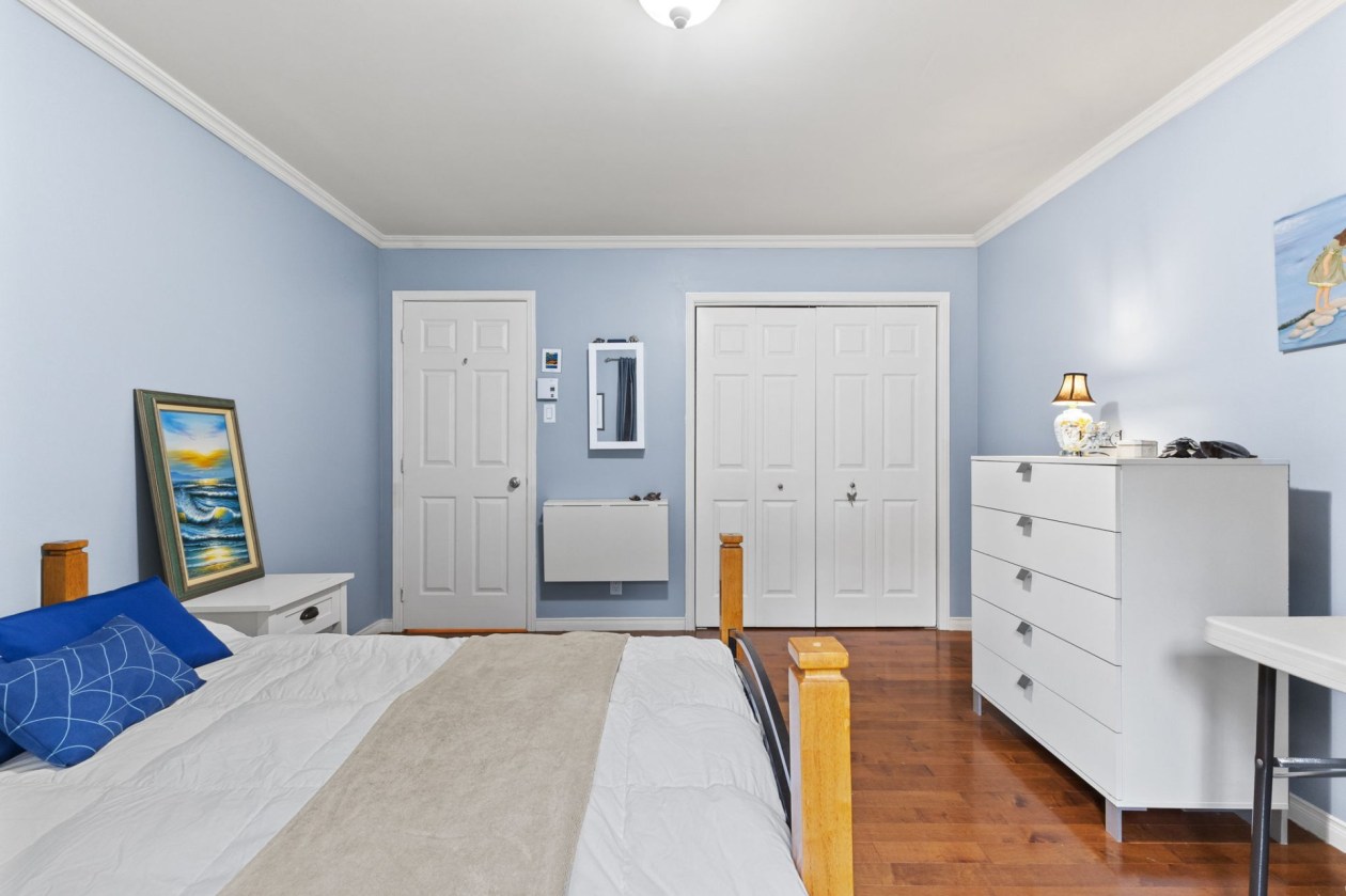 Bedroom — 12 Rue Joël, Val-des-Monts