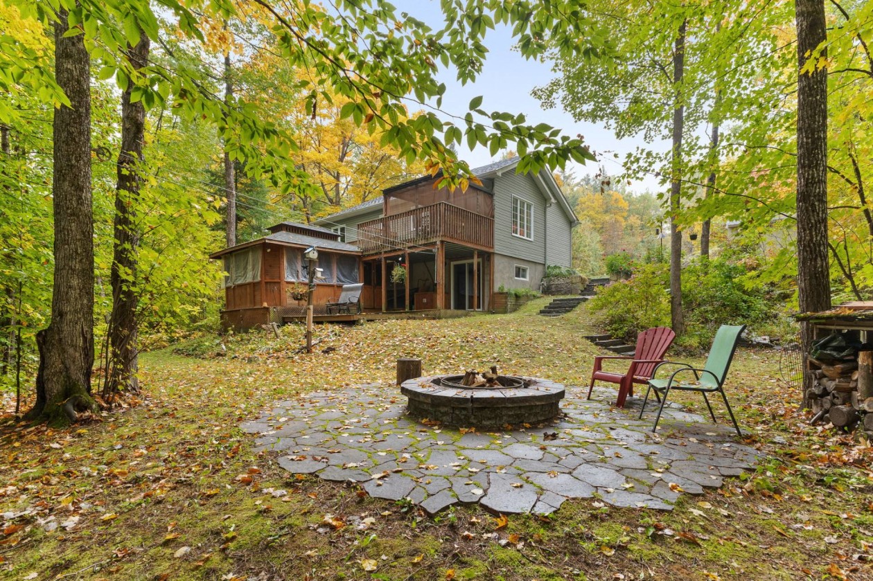 Exterior — 12 Rue Joël, Val-des-Monts