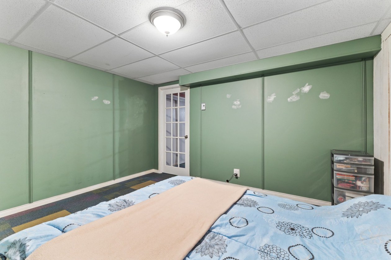 Bedroom — 12 Rue Joël, Val-des-Monts