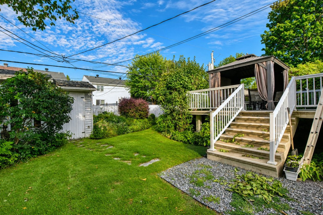 Yard — 999 22e Avenue, Laval