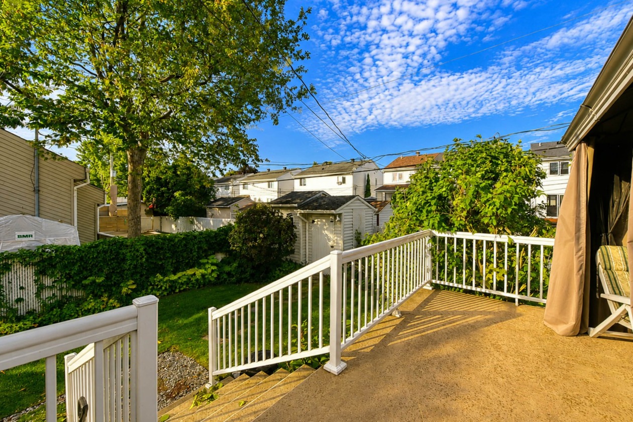 Patio — 999 22e Avenue, Laval