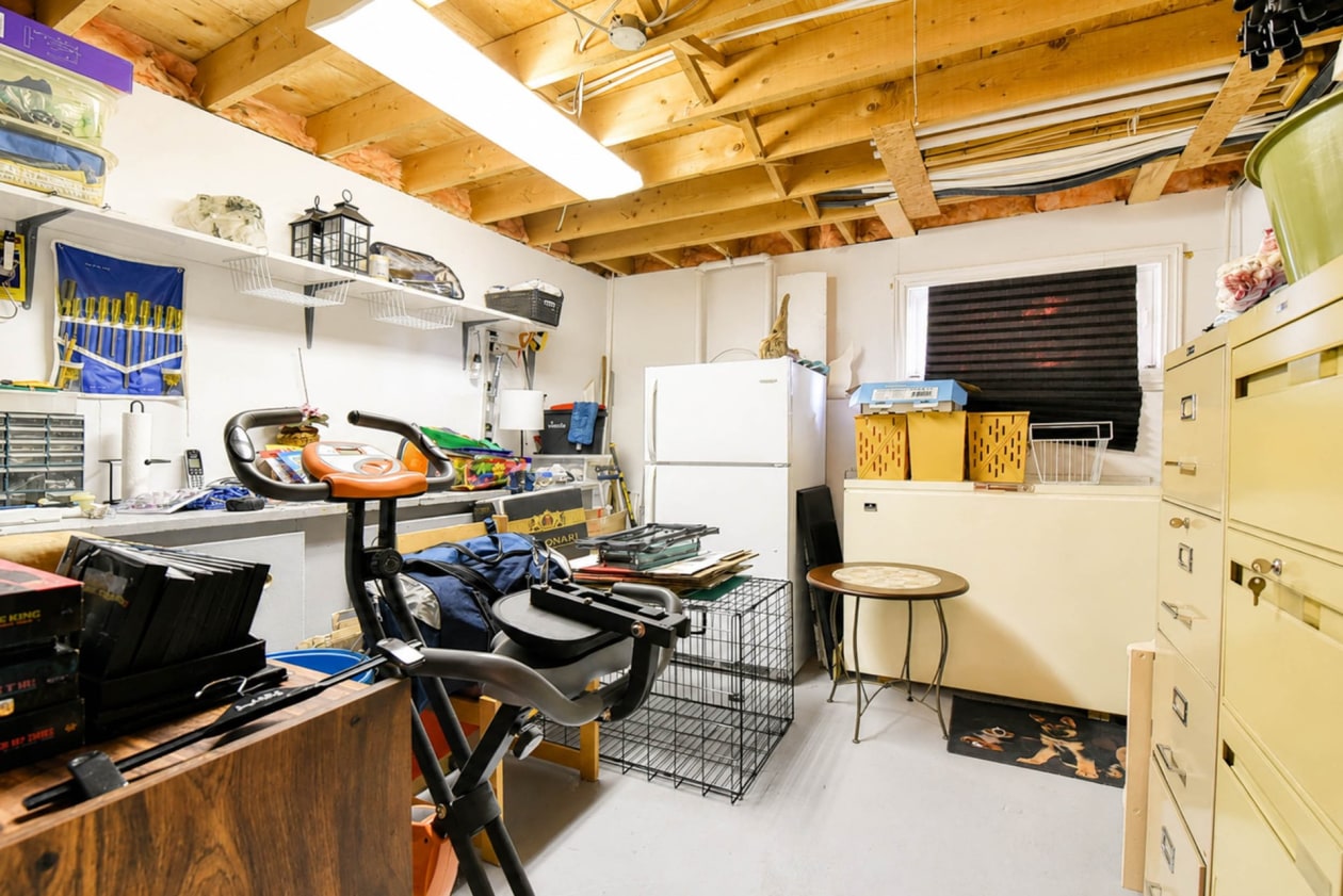 Storage — 999 22e Avenue, Laval