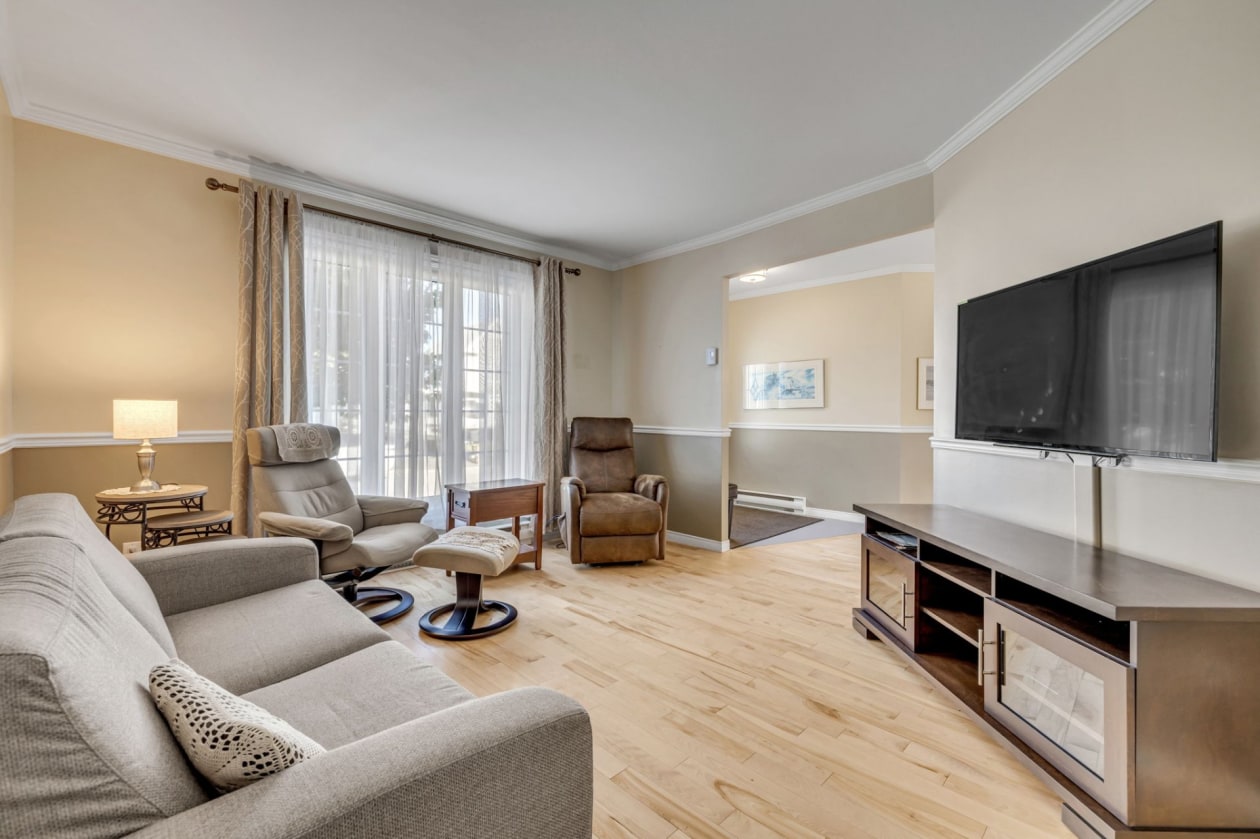 Salon — 896 Rue Ferrant, L'Ancienne-Lorette