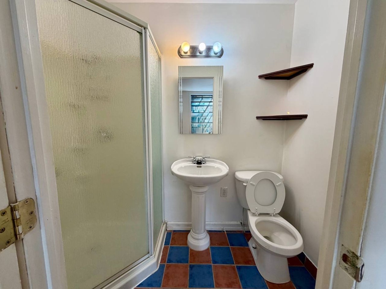 Salle de bains — 120 18e Avenue, Montréal
