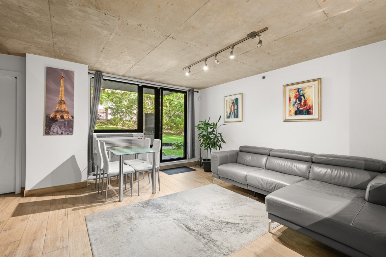 Living room — 1451 Rue Parthenais, Montréal