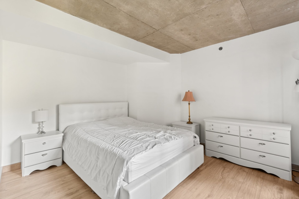 Bedroom — 1451 Rue Parthenais, Montréal