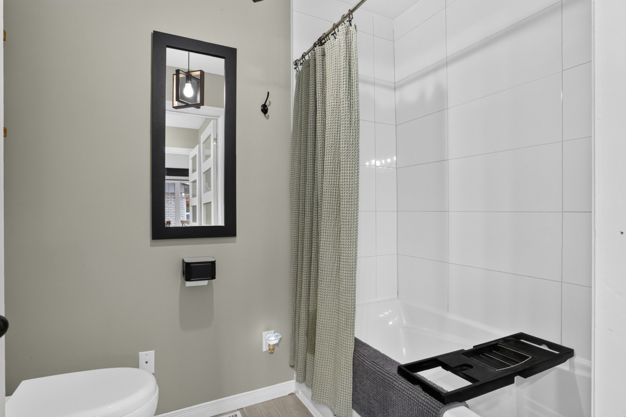 Salle de bains — 3422 Av. Ste-Marthe, Shawinigan