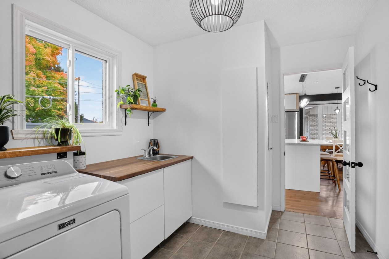Salle de lavage — 3422 Av. Ste-Marthe, Shawinigan