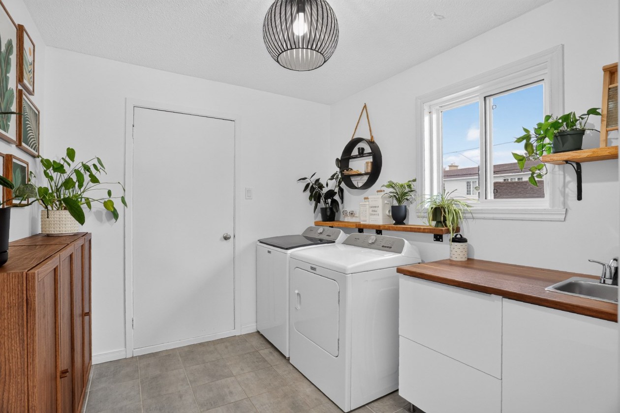 Salle de lavage — 3422 Av. Ste-Marthe, Shawinigan