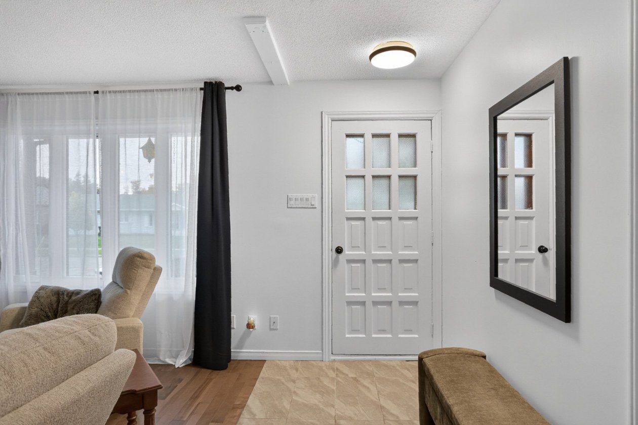 Hall d'entrée — 3422 Av. Ste-Marthe, Shawinigan