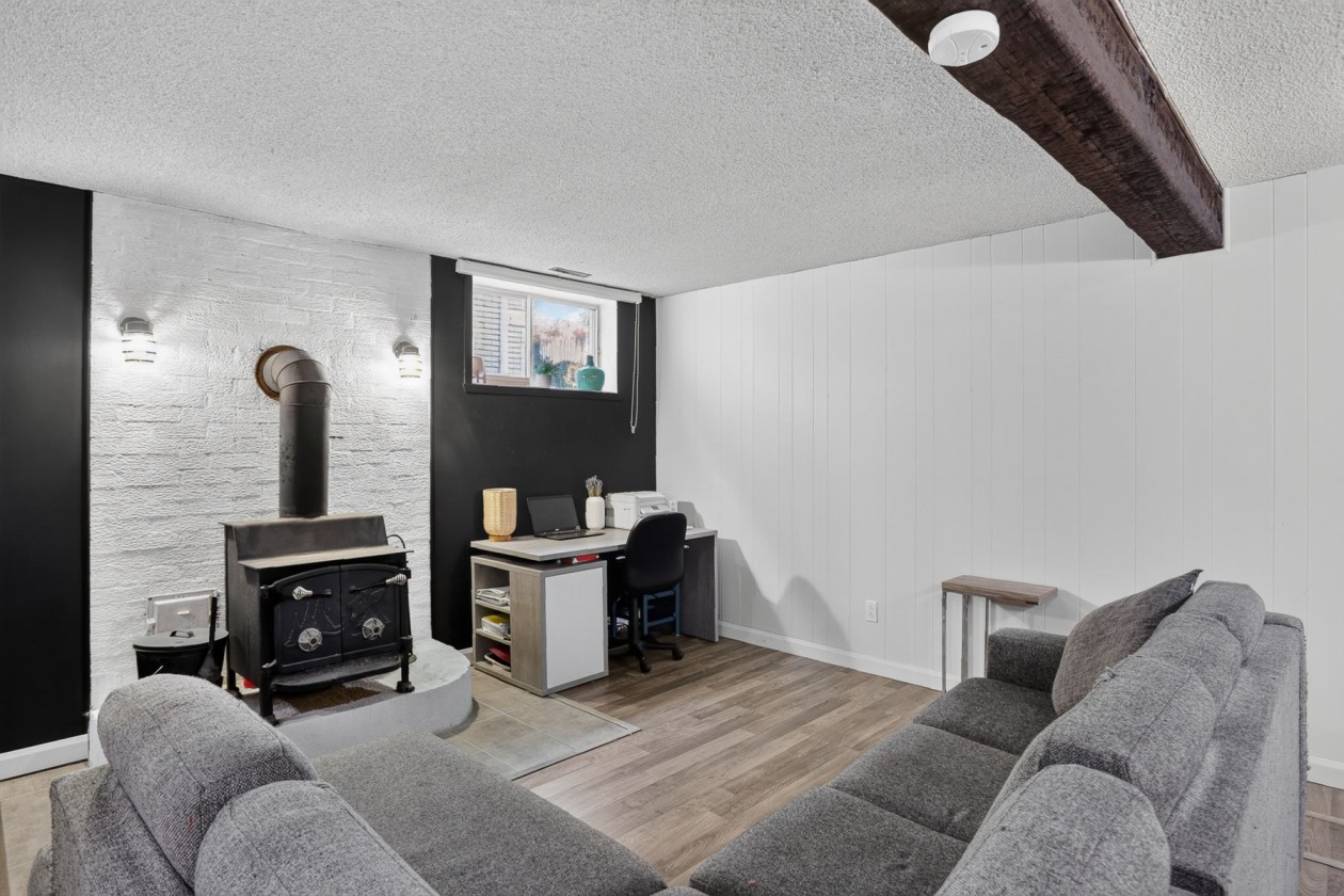 Salle familiale — 3422 Av. Ste-Marthe, Shawinigan