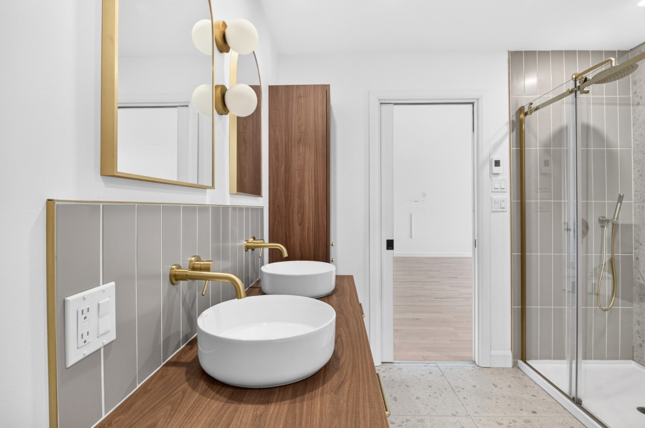 Salle de bains — 70 Rue Massicotte, Champlain