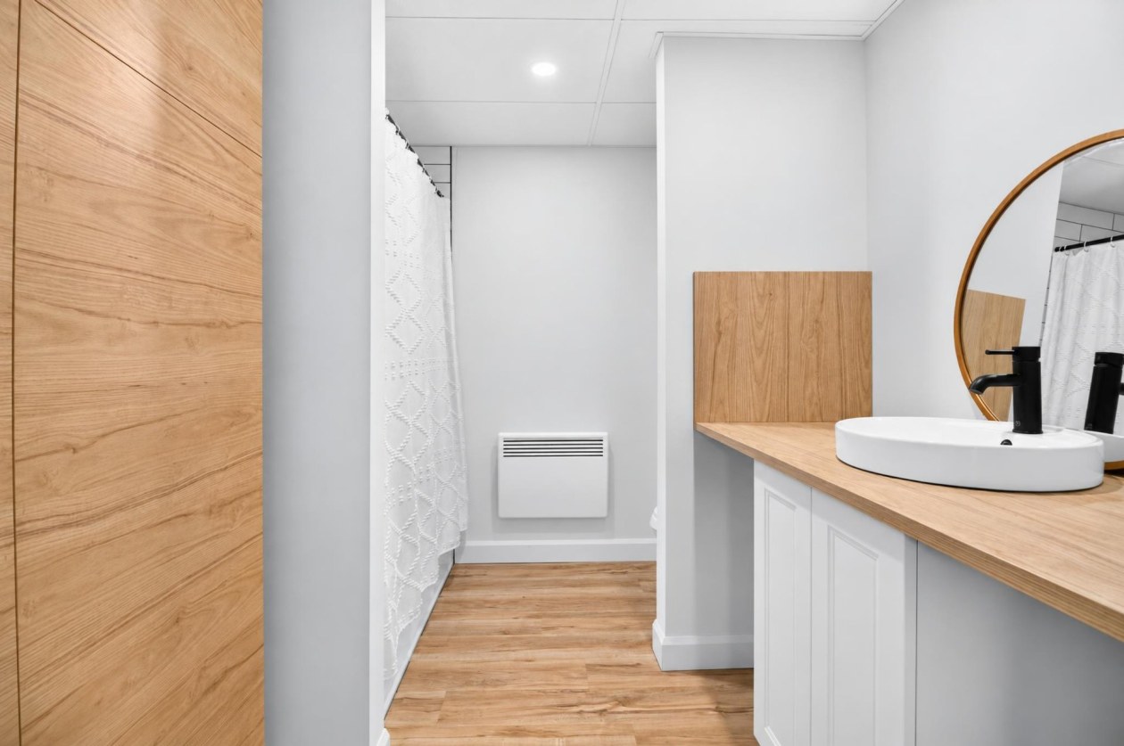 Salle de bains — 70 Rue Massicotte, Champlain