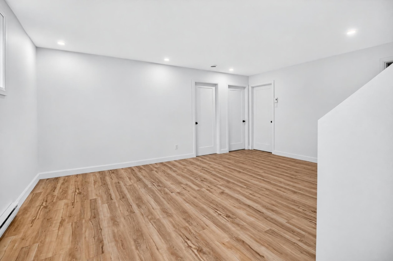 Salon — 70 Rue Massicotte, Champlain