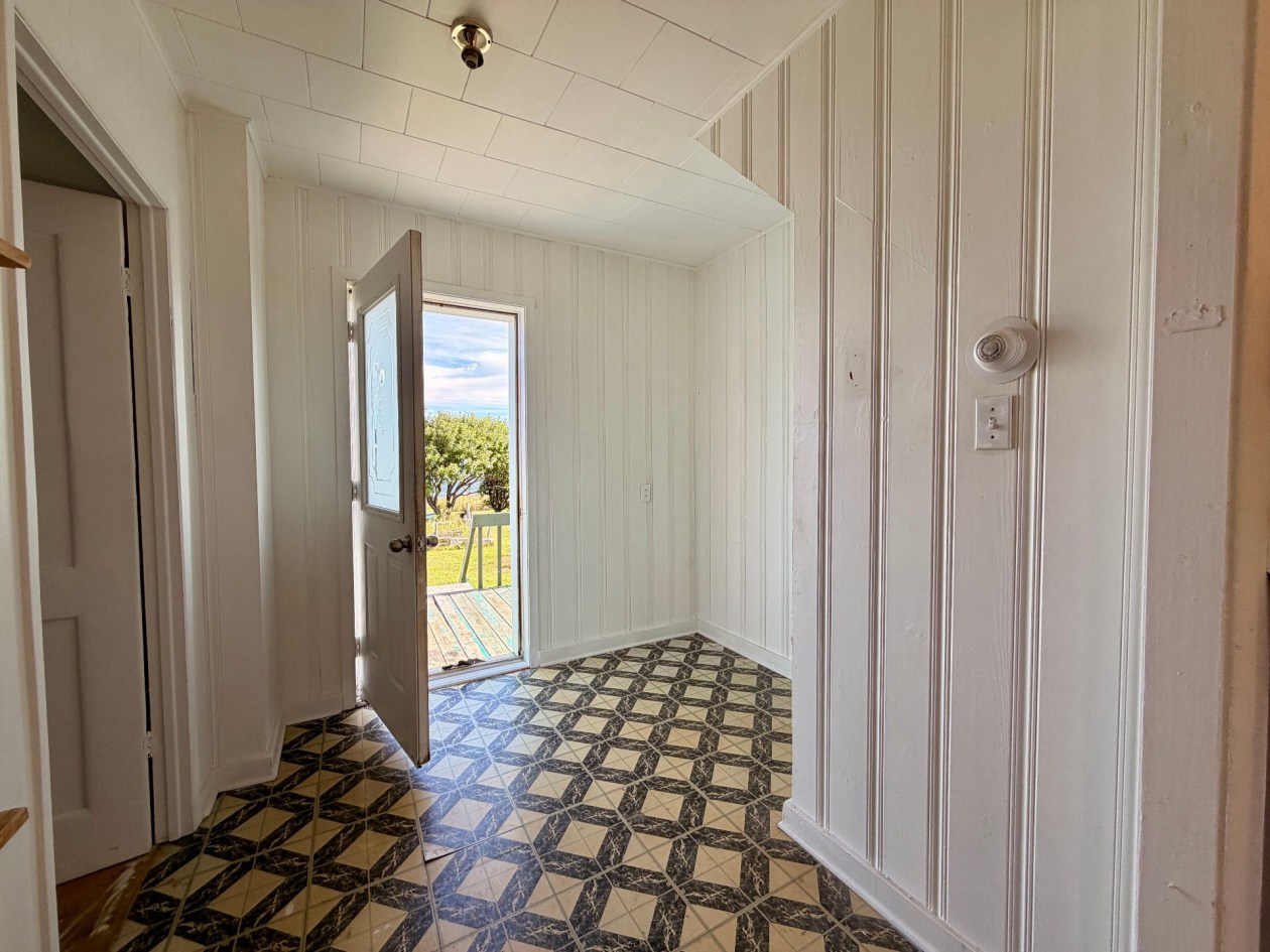 Hall d'entrée — 161 Route 132, Cloridorme