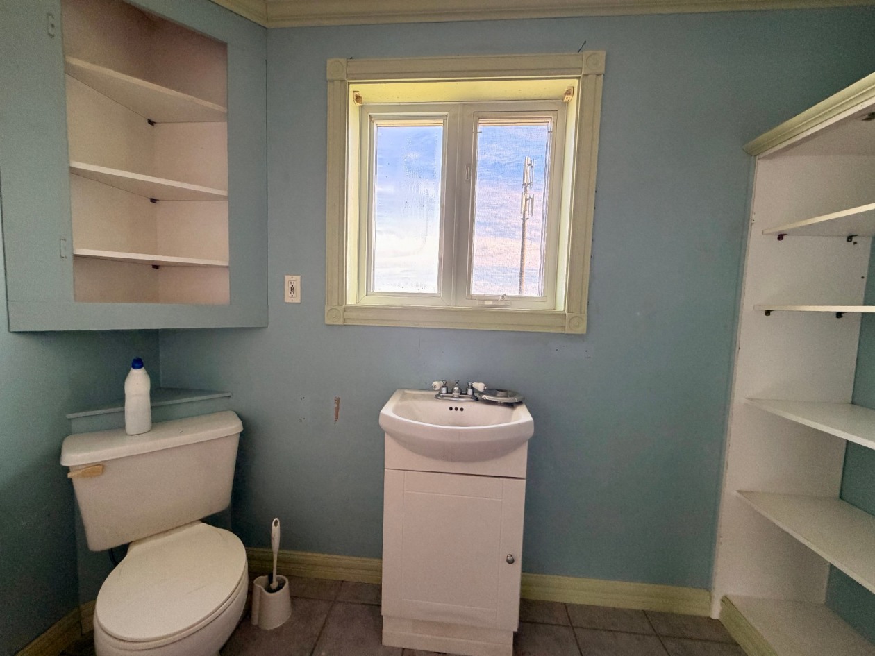 Salle de bains — 161 Route 132, Cloridorme