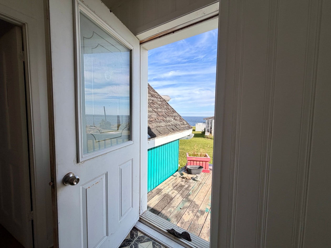Hall d'entrée — 161 Route 132, Cloridorme