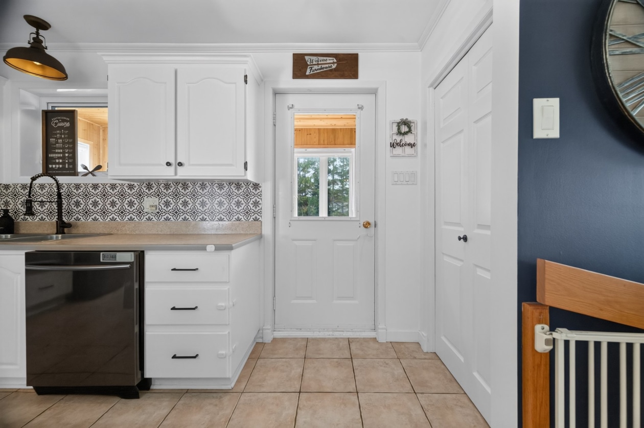 Hall d'entrée — 295 Route 132 E., Sainte-Luce