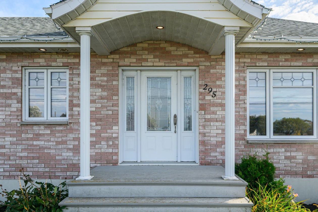 Entrée extérieure — 295 Route 132 E., Sainte-Luce