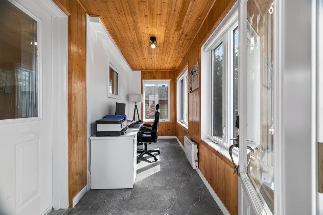 Hall d'entrée — 295 Route 132 E., Sainte-Luce