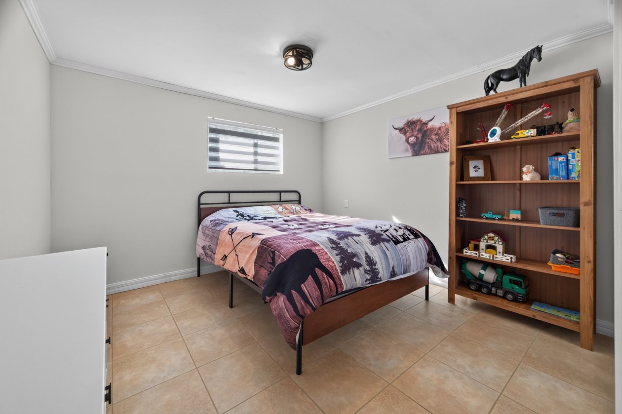 Chambre à coucher — 295 Route 132 E., Sainte-Luce