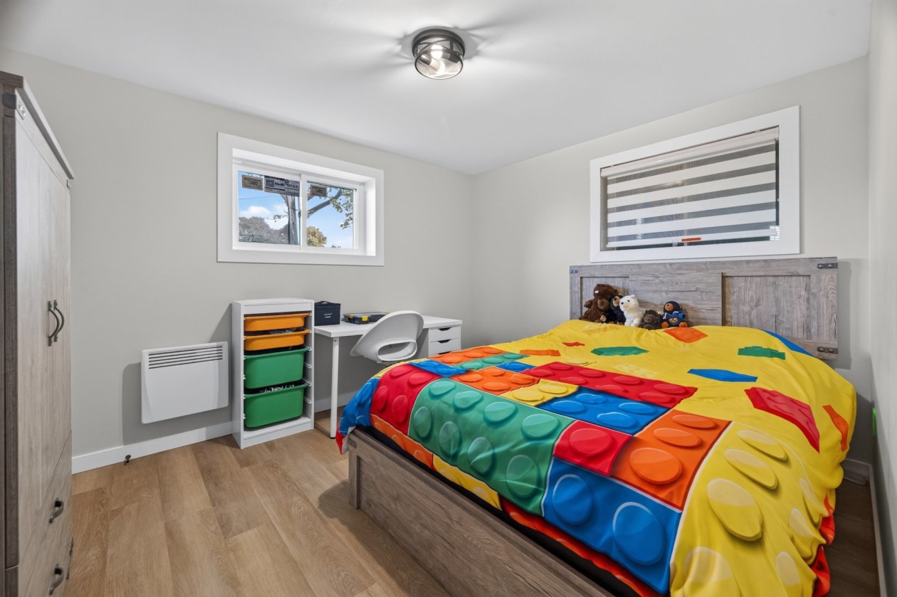 Chambre à coucher — 295 Route 132 E., Sainte-Luce