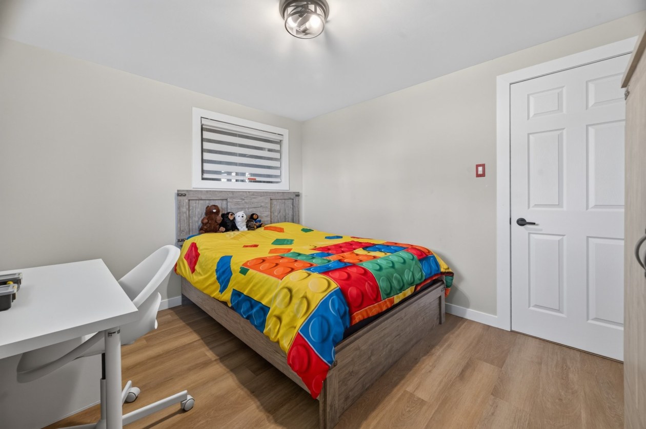 Chambre à coucher — 295 Route 132 E., Sainte-Luce